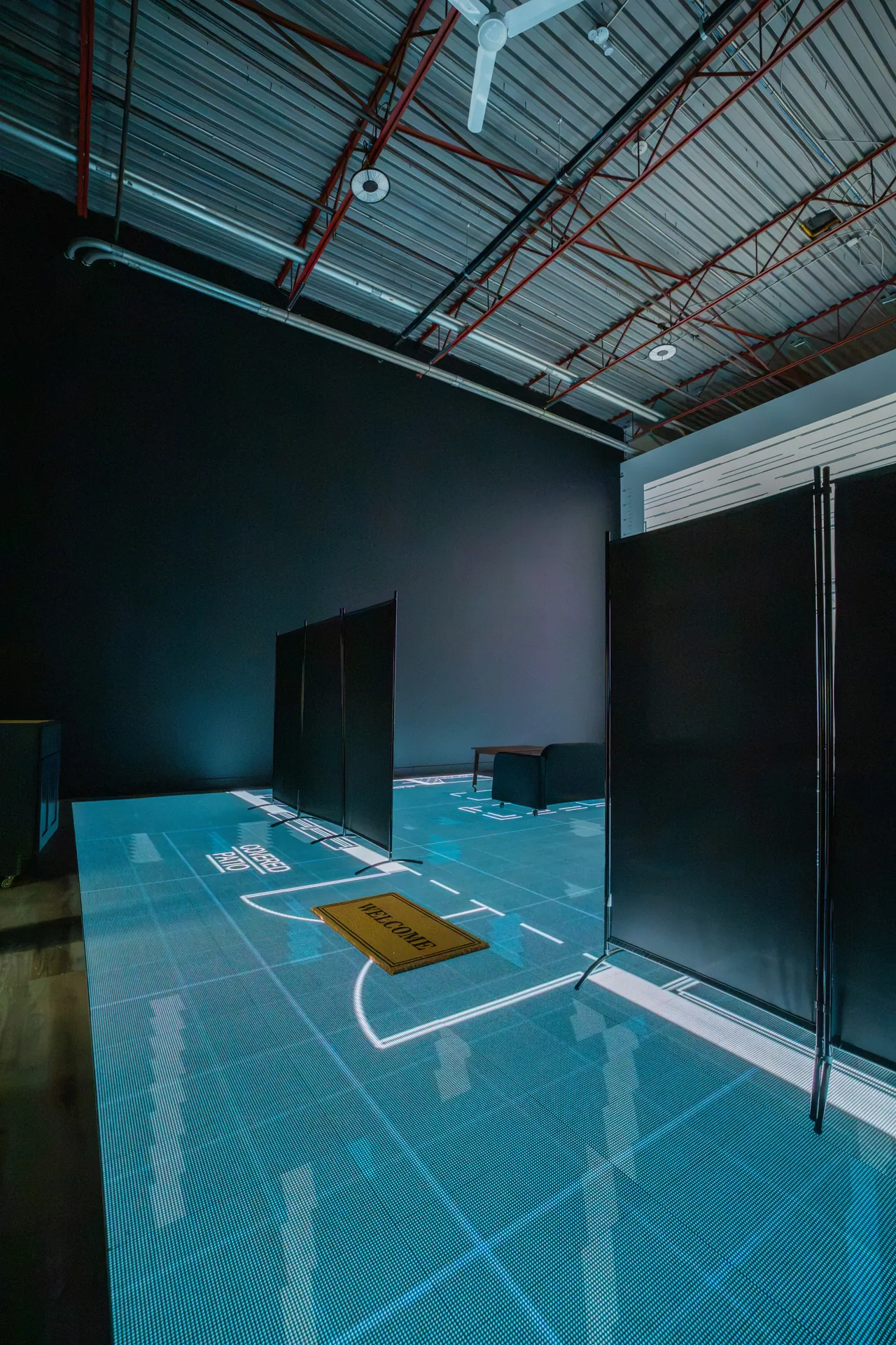 Freestanding walls dividing rooms on the full-scale plan